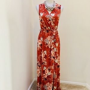 Beautiful maxi dress! Make an offer!